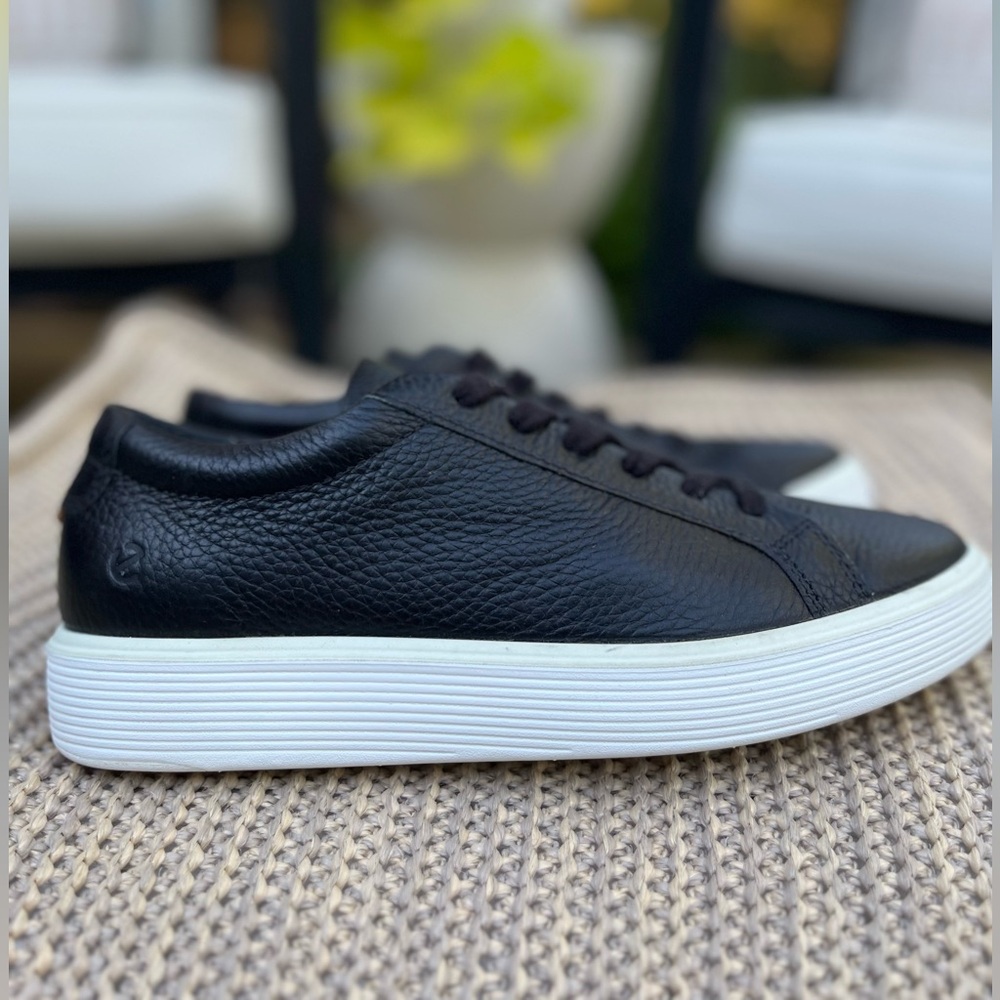 Ecco Women’s Sneakers Size 6-6.5